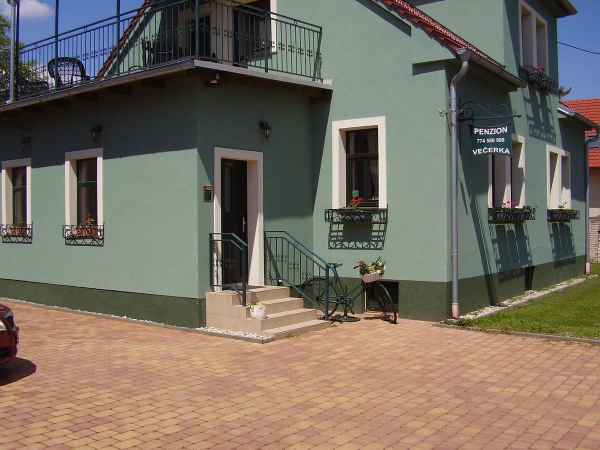 Penzion Vecerka Lednice Εξωτερικό φωτογραφία